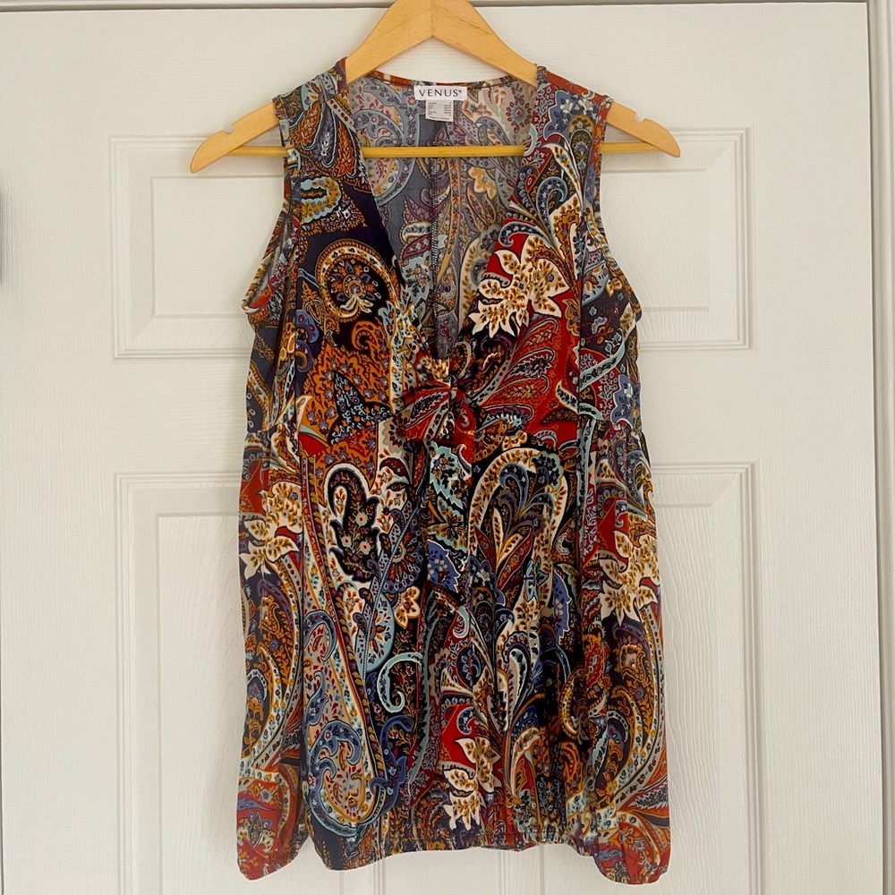 VENUS paisley cold shoulder banded waist long sleeve blouse. NWOT small